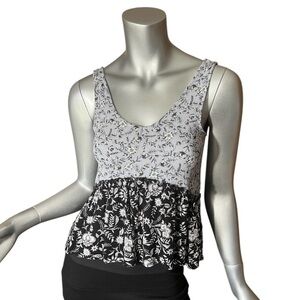 Aeropostale Women’s XS Scoop Neck Boho Tank Two Tone Black Grey Floral Crop Top